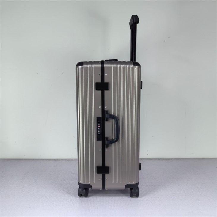 Expensive Trolley Bag factory